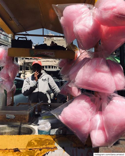 Cotton candy 💓 .. candy  popcorn  souks  old  market  saida  sidon ... (Saïda, Al Janub, Lebanon)