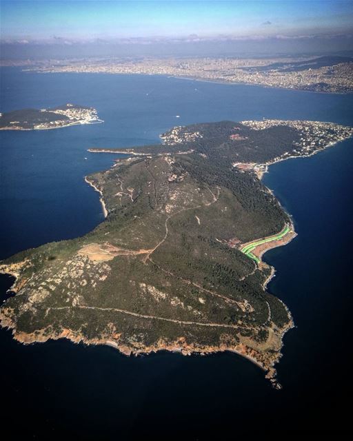 Could also be an island -  ichalhoub in the  sky again /  ig_energy ...