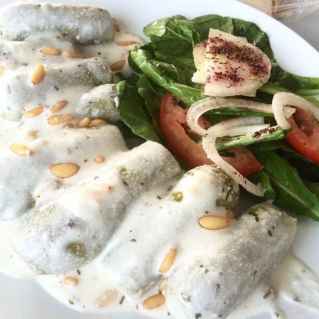 Cousa b laban from @boumelhemrstrnt 😍👅 You get the large plat du jour + side salad + dessert for only $12!! 👍  (Bou Melhem)