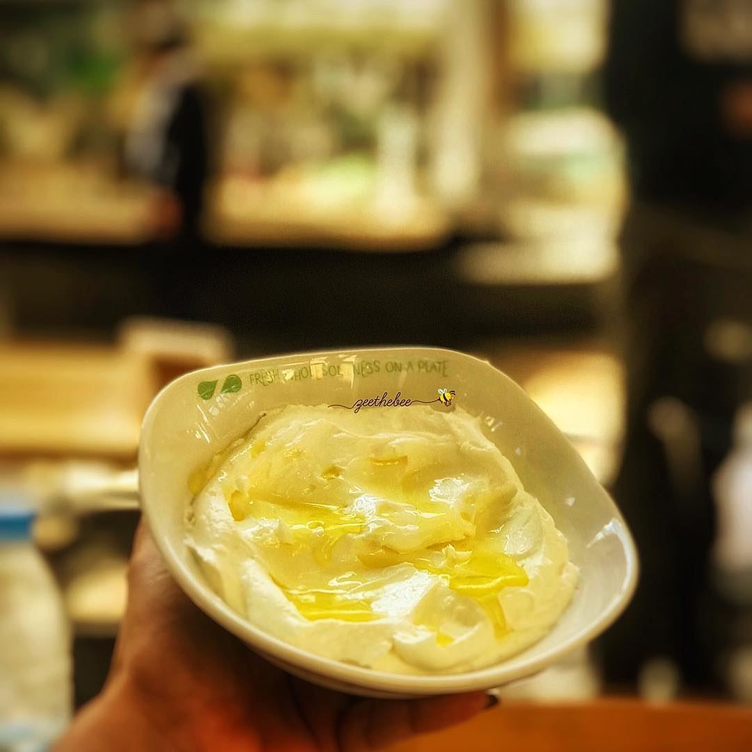 Craving this  Labneh bowl from @zaatarwzeit with brown bread😋😋...... (Abc Achrafieh)