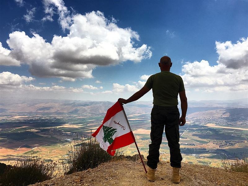 🇱🇧  dad  soldier  lebanesearmy  bekaa  bekaavalley  valley  mountain ... (Barouk Mountain)