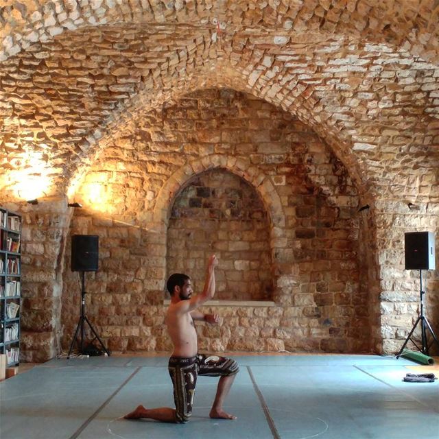 Dance performance by Mostafa Shabkhan (Iran) at the synaguogue.@institutfra (Deir el Qamar Synagogue)