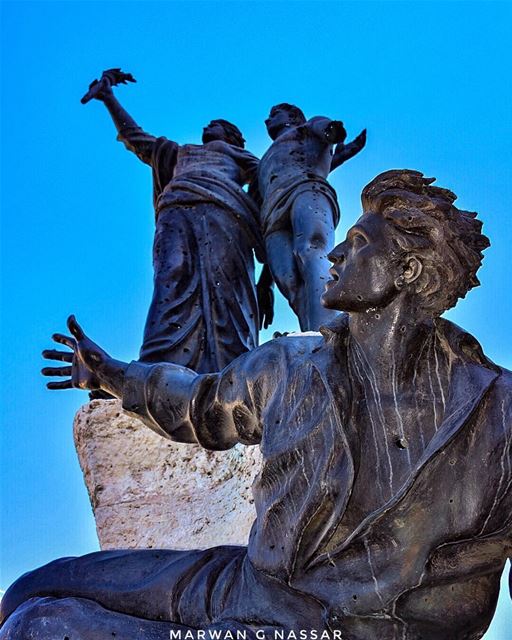 Dans tout cœur de Français digne de ce nom, je puis dire que le nom seul... (Martyrs' Square, Beirut)