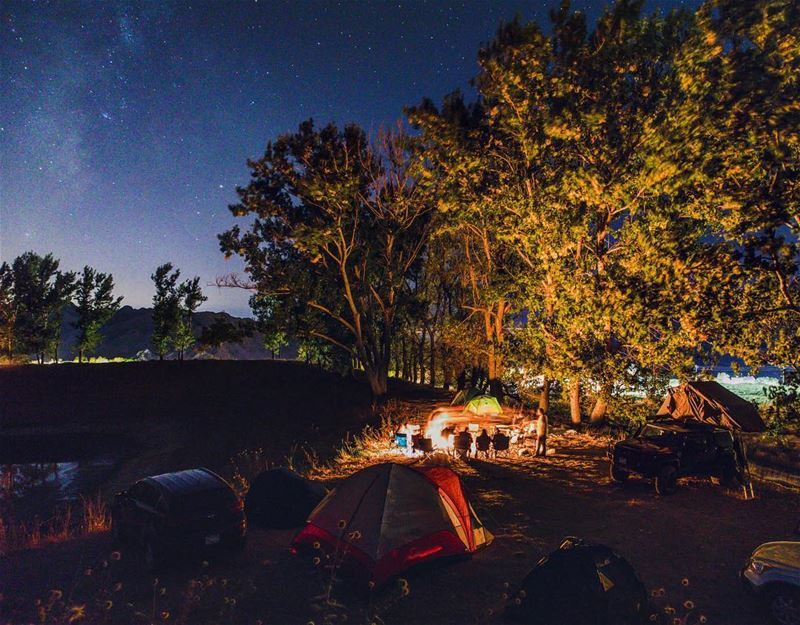 Dark Night, Warm Fire, Milky Way and Bright Stars🎈🏕 by @haigmelikian 🤴🏼 (El Laqloûq, Mont-Liban, Lebanon)