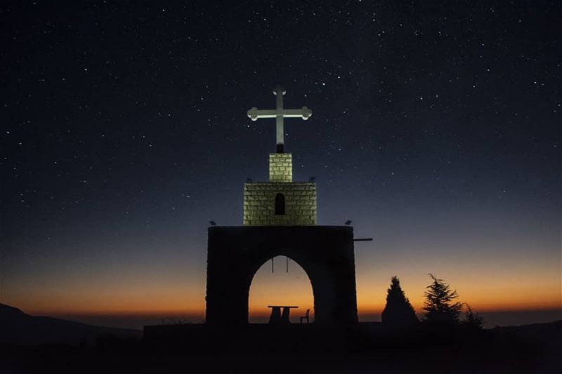 Day Vs Night 🌙🌟☀️  livelovecedars  lebanonisbeautiful  wearelebanon ... (El Arz, Liban-Nord, Lebanon)