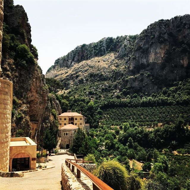 🙏🏻 day34  marantonioskozhaya  mountains  holy  church  monastery  loveit... (Mar Antonios-Kozhaya)