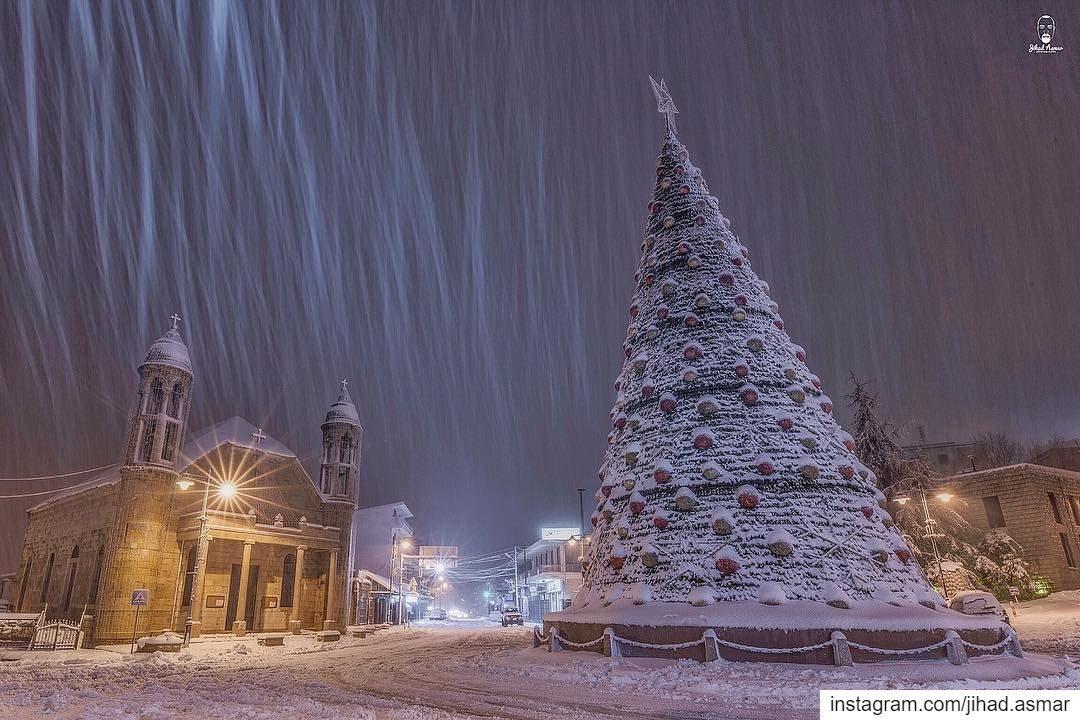 Dear Santa? Can we repeat Christmas?!🤓🤓🤓... (Dhoûr Ech Choueïr, Mont-Liban, Lebanon)