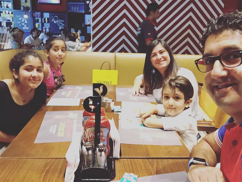  deekduke  lunchtime  family  livelovelebanon  livelovebeirut @deekduke (Le Mall Dbayeh)