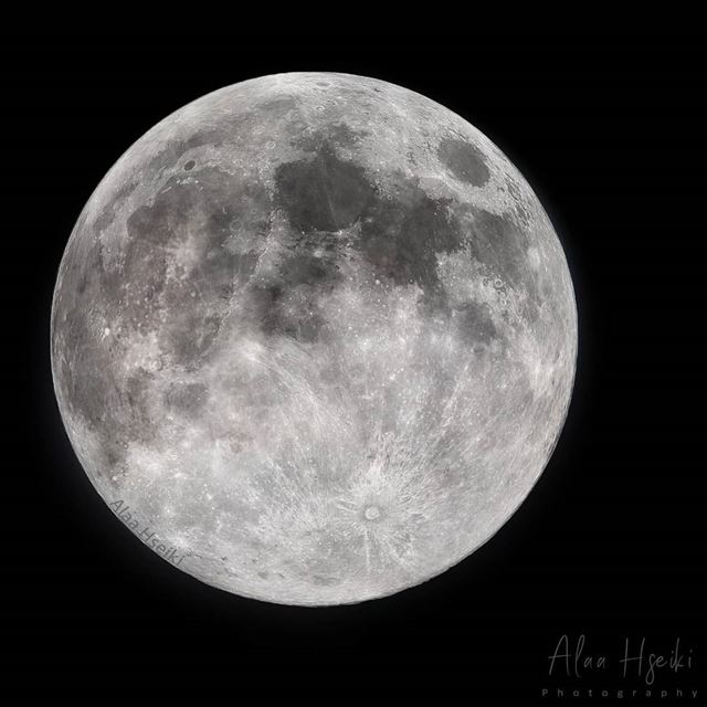 Deep Peace 🌕🔭... Hseiki  Lebanon  beirut  nature  photography  moon ... (Baïssoûr, Mont-Liban, Lebanon)