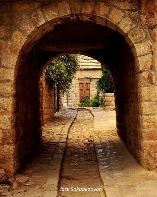 Deir el Qamar  deirelqamar  shouf  chouff  stonestreet  stonehouse ...