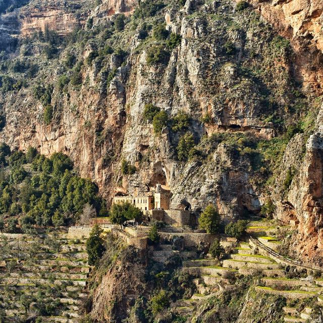 Deir Mar Antonios... (Kadisha Valley)