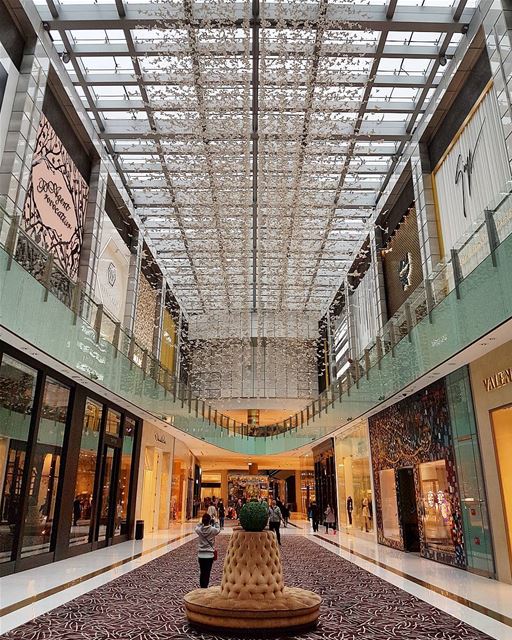 ... Depth, harmony and symmetry...------.. photography  photooftheday ... (Dubai Mall)