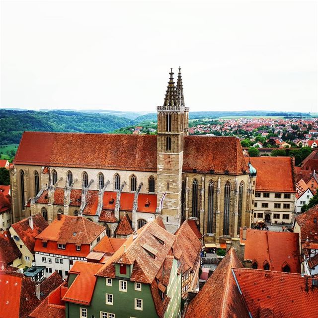 Des toitures rouges jusqu'à l'infini ❤🇧🇪🏠🏘Red roofs up to infinity... (Rothenburg.de)