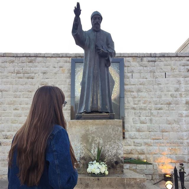 🇱🇧🙏🏻 Desejamos a todos um feliz dia de São Charbel com uma curiosidade: (Saint Charbel)