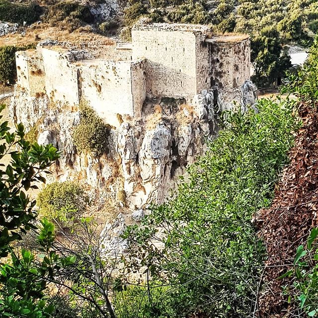 Different roads sometimes lead to the same castle 🏰 hikingadventures... (Mseilha Fort)