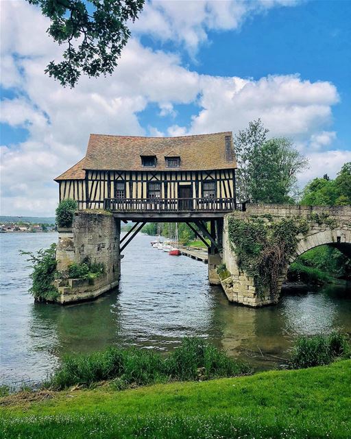 Dimanche—————————— paris  architecture  gold  giverney  london  vernon ... (Vernon, Eure)