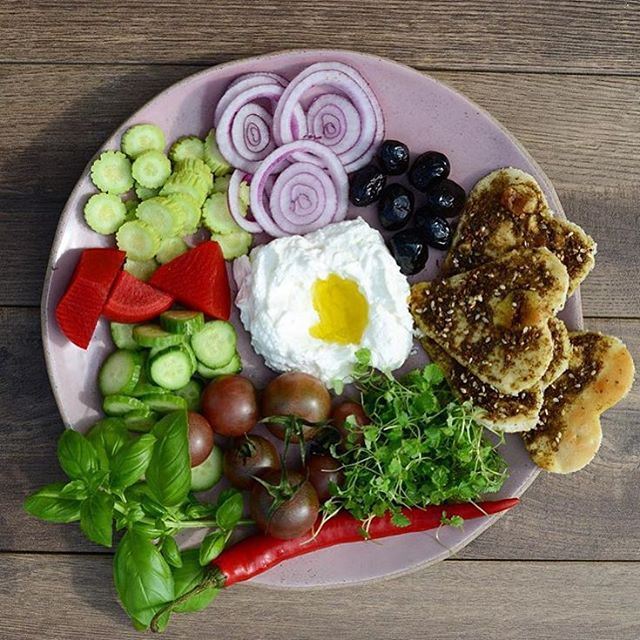Do something special for her and give a heart filled Lebanese breakfast, after all she does deserve it!!! (Good Morning Friends..!!!)