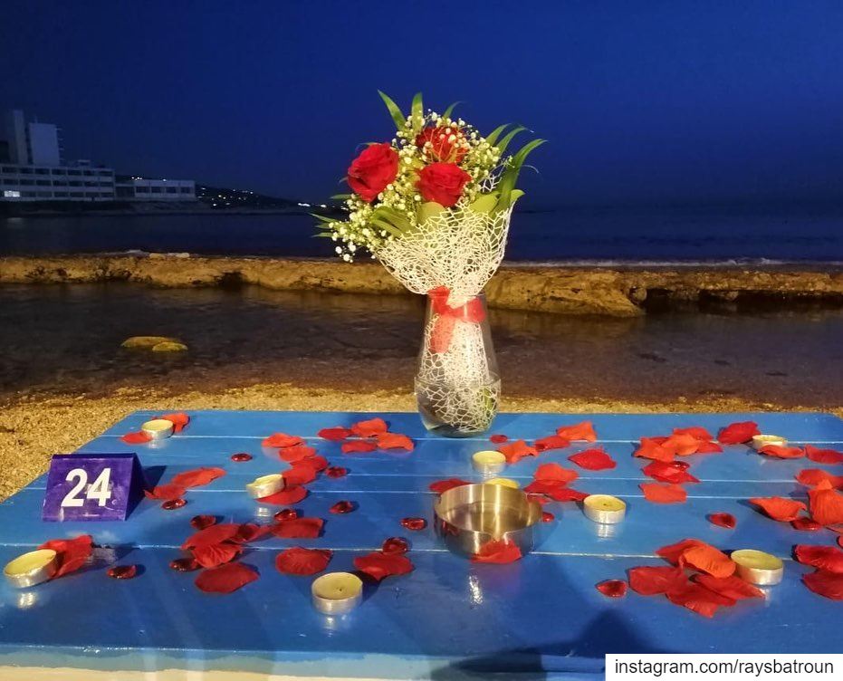Do you feel the love in the air ?Book your romantic dinner at RAY’s ❤️... (RAY's Batroun)