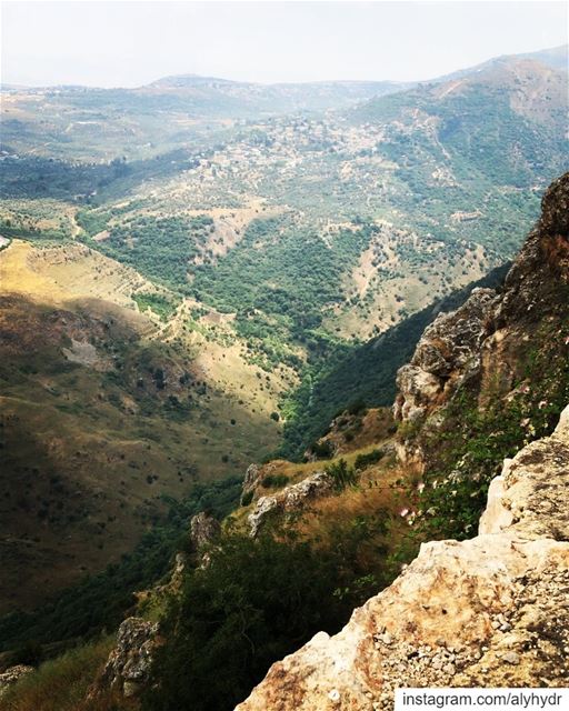 Do you have a view like this? lebanon  nabatieh  vacation  mountain ... (Beaufort Castle, Lebanon)