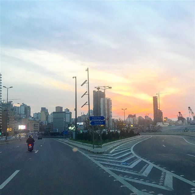 Don't let the sun go down on my sunday😫... (Port of Beirut)
