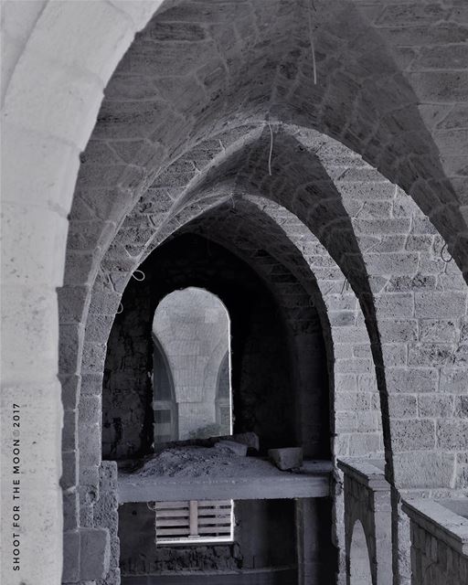 « Don’t listen to what they say! Go see... »  arches  architecture  stone ... (Beirut, Lebanon)