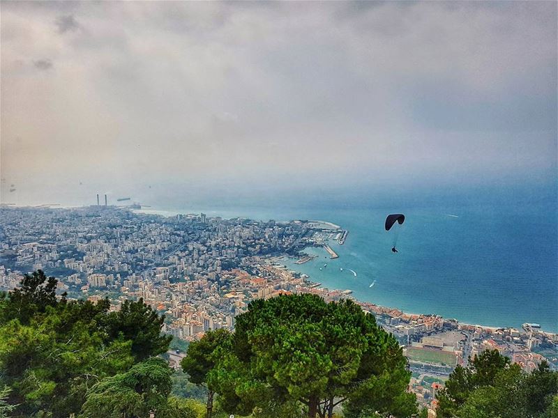 Don't make me  walk when i want to  fly 🇱🇧 paragliding ........... (Harîssa, Mont-Liban, Lebanon)