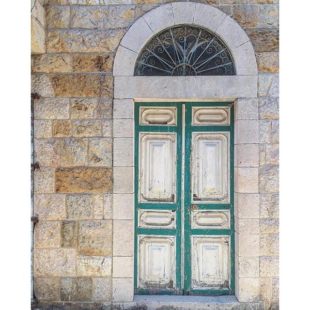 ... Doors of Douma 💚 (Douma, Liban-Nord, Lebanon)