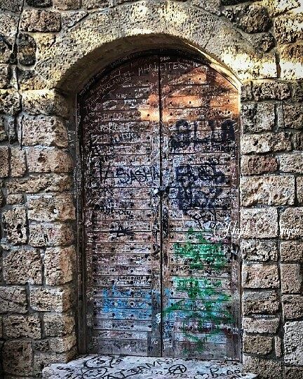  doors  oldies  door  byblos  jbeil  lebanon  liban  phonecia  phonecian  ... (Byblos - Jbeil)