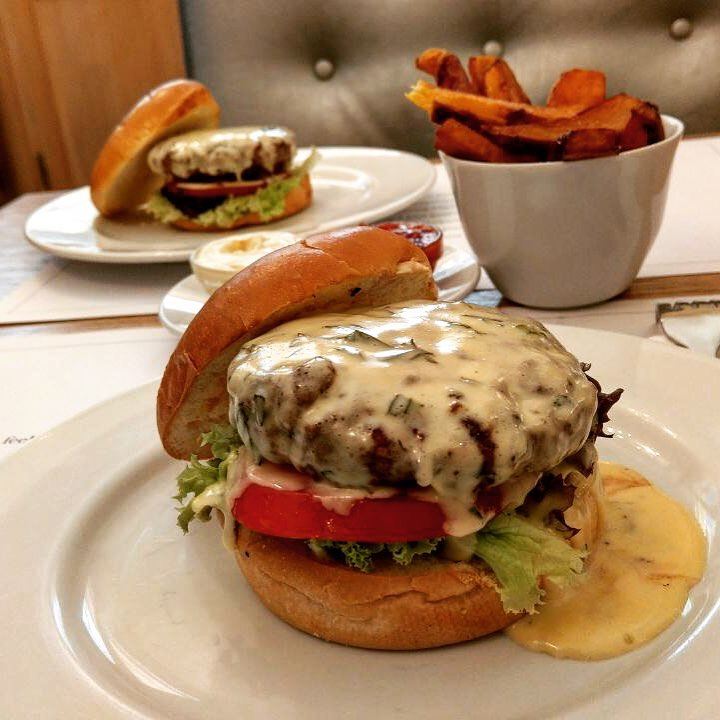 Double dose of burger 🍔 🍔  specialmadamefigaro  beirut  burgeraddict ...