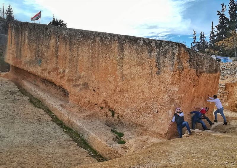 Double tap NOW !! and help us move this stone to Baalbeck temple 🔱🏛️... (Baalbeck, Béqaa, Lebanon)