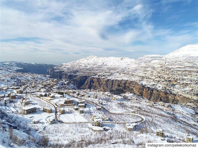  drone  dronestagram  dronephotography  drones  droneoftheday  dronelife ... (Bcharreh, Liban-Nord, Lebanon)