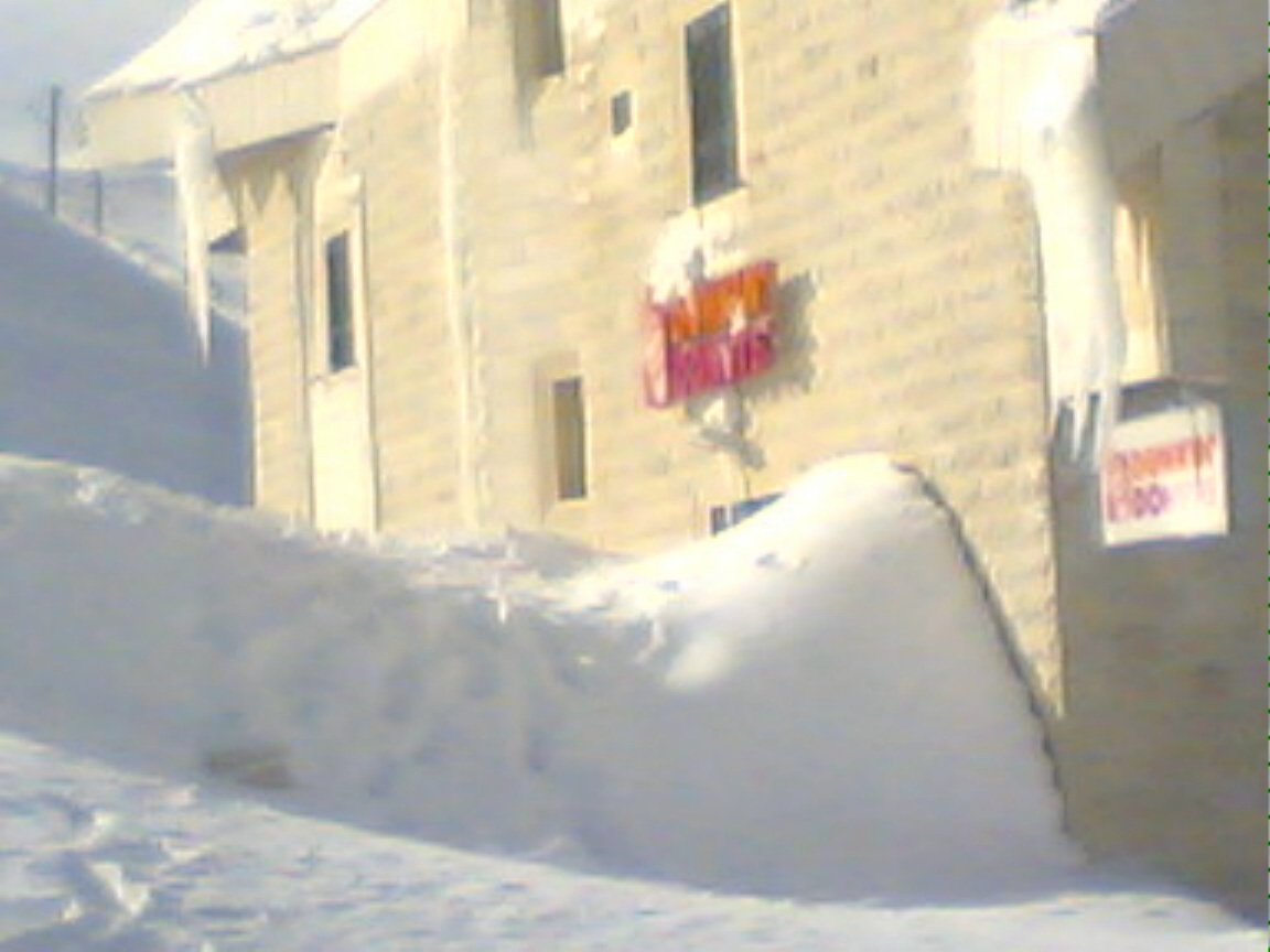 Dunkin Donuts Faraya 2005
