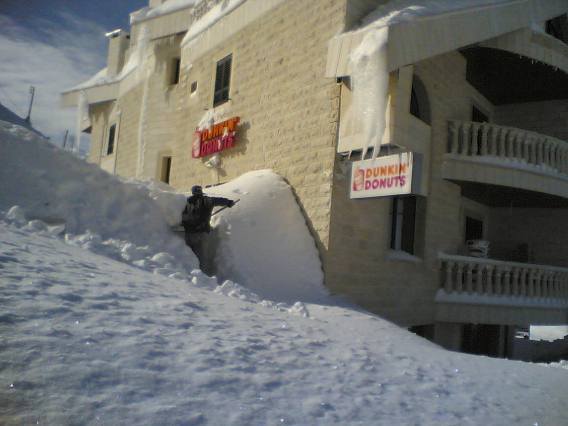 Dunkin Donuts Faraya 2005