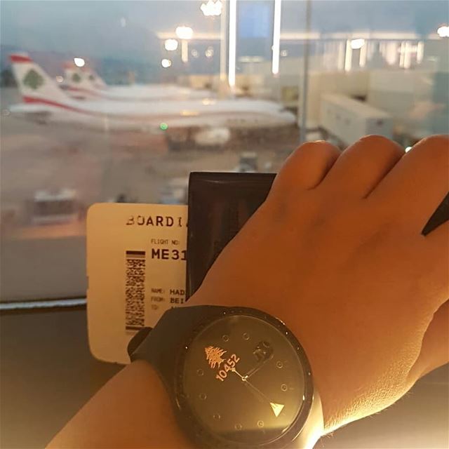 Early  morning  flight  MEA  mylebanon  10452  mydna  proudlylebanese ... (Beirut–Rafic Hariri International Airport)