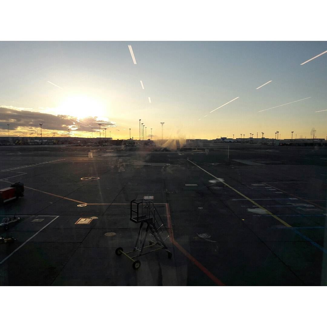Early morning take off / return to the big Blue  copenhagen  airport ... (Copenhagen Airport (CPH))