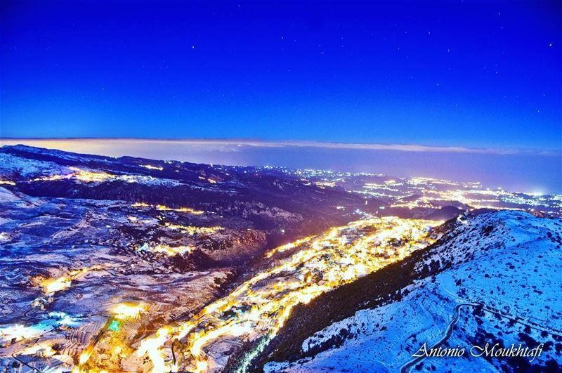 Eden in white ❄️  ehden  snow   night  dark  lebanon  moutains  stars ... (Ehden, Lebanon)