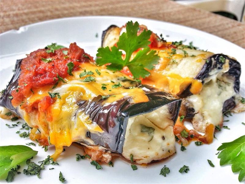Eggplant Rollatini and Fasoulia (Aysha Khanom) B Lahme w Riz for Lunch... (Em's cuisine)