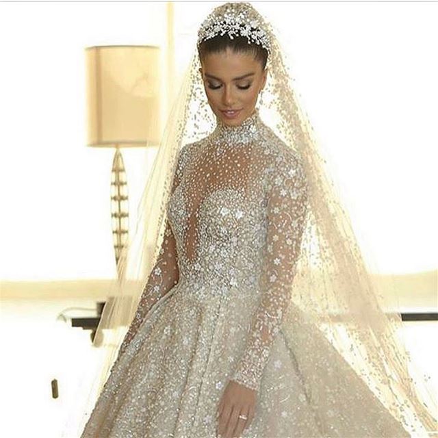 Egypt's pop princess @laracscandar in her stunning wedding dress by @zuhair