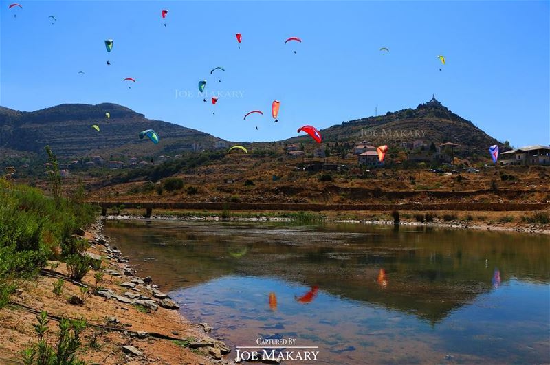  ehden  paragliding  parachute  reflection  skyfullofparagliders ...