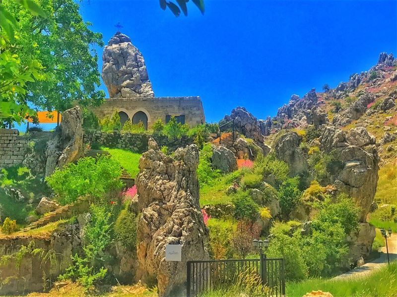 ... (Ehmej, Mont-Liban, Lebanon)