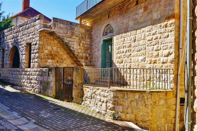 El Mokhtara  mokhtara  oldstreet  oldhouse  shouf  chouf  lebanon  Liban ...