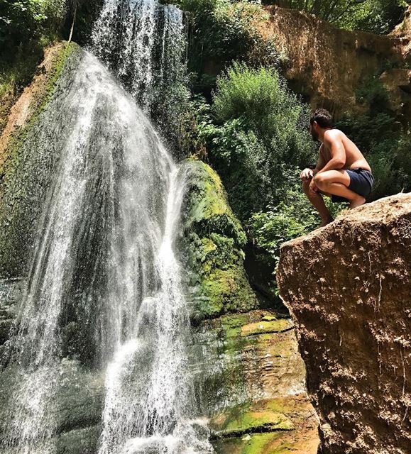 Empty your mind, be formless, shapeless, like Water. If you put water into... (Kafr Hilda, Liban-Nord, Lebanon)