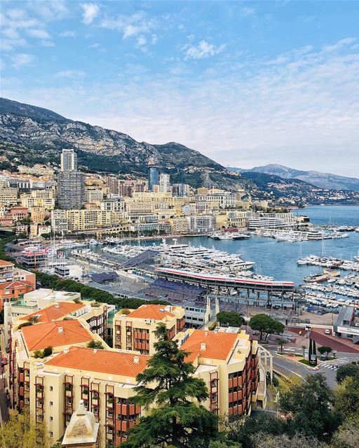 En relation avec la mer!—————————— paris  architecture  downtown  nice ... (Prince's Palace of Monaco)