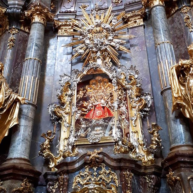  enfantjesusdeprague  infantjesus  baroque  architecture praha  church ... (Church of Our Lady Victorious)