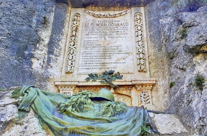 English below ⬇️Сегодня Ливан празднует День независимости, с чем я его по (Nahr al-Kalb)