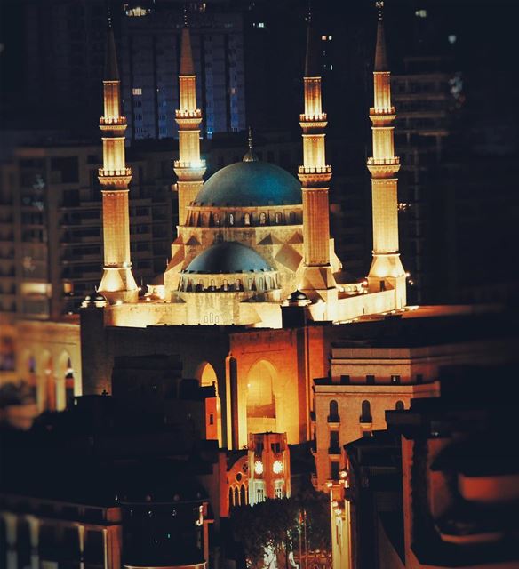 Enjoy your Sunday... Please show support for the new project @everydayleb ... (Mohammad Al Amin Mosque)