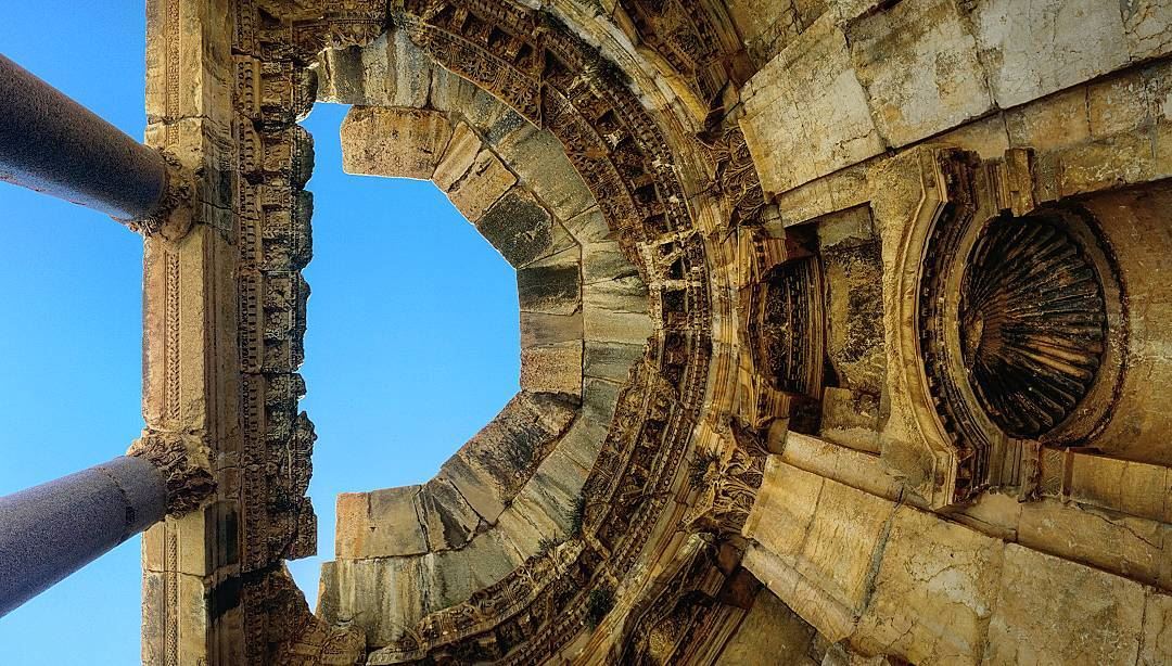 Enter the Baalbek temples and look up!... ruins  ancient  history ... (Baalbek, Lebanon)
