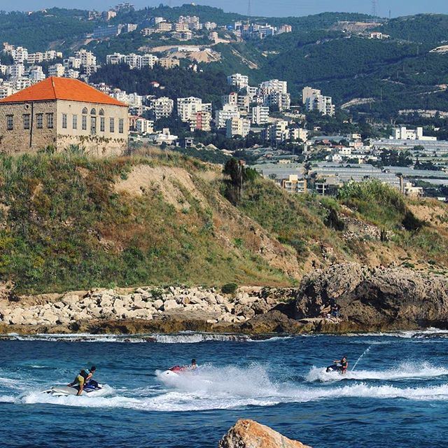Entre ciel et terre.. Une des plus belles villes...Byblos