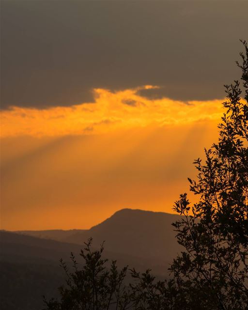 Escarpments.🌄  rookietographer ...... lebanon cliffs sunsets... (`Akkar, Liban-Nord, Lebanon)