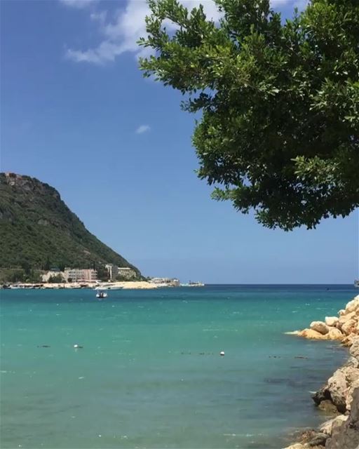 Escondida no litoral norte do Líbano, esta praia é super paradisíaca. A... (El Héri, Liban-Nord, Lebanon)